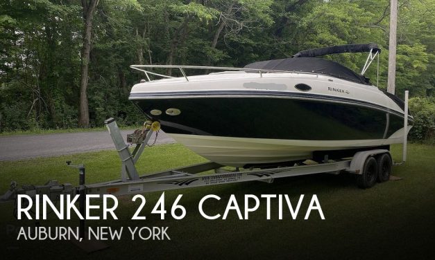 2010 Rinker 246 Captiva