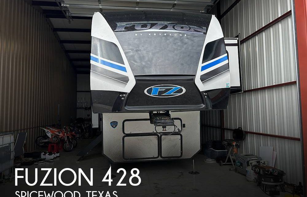 2022 Keystone Fuzion 428