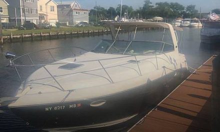 2006 Rinker 320 ec