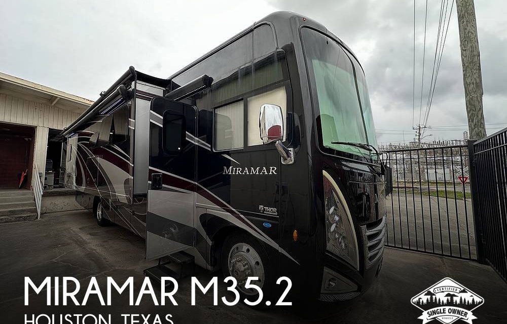 2022 Thor Motor Coach Miramar 35.2