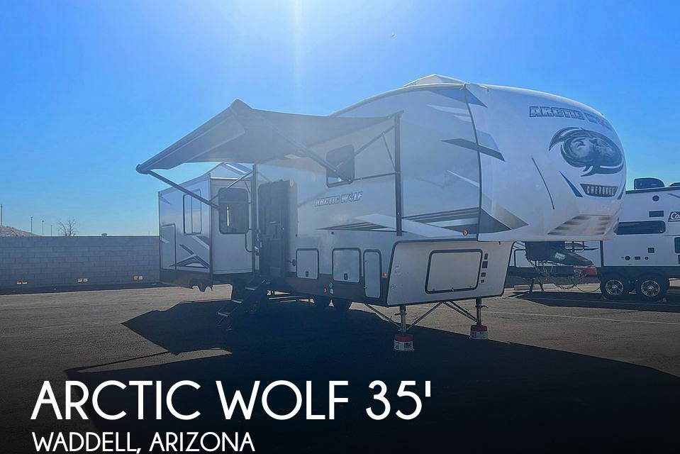 2022 Cherokee Arctic Wolf 3550 suite