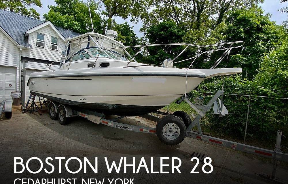 2001 Boston Whaler 28 Conquest