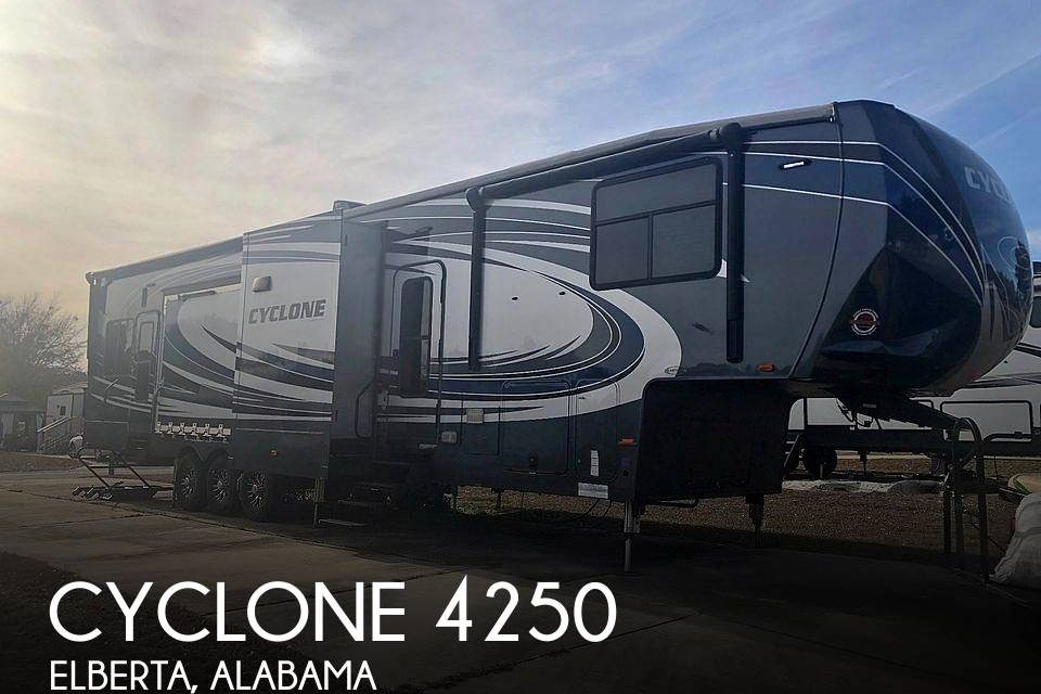 2017 Heartland Cyclone 4250