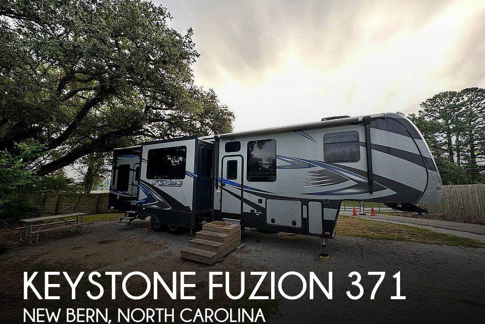 2016 Keystone Keystone Fuzion 371