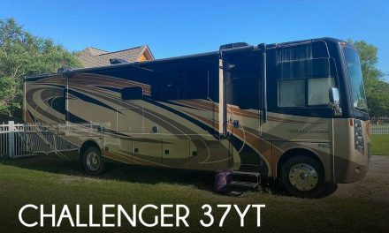 2017 Thor Motor Coach Challenger 37YT