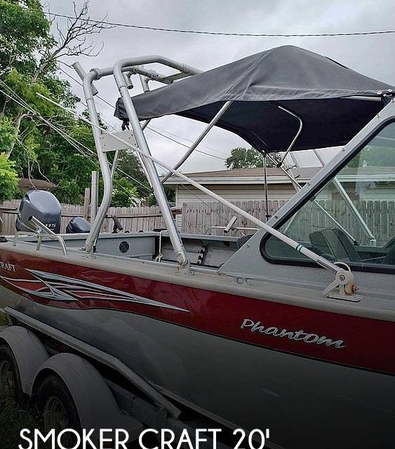 2015 Smoker Craft Phantom