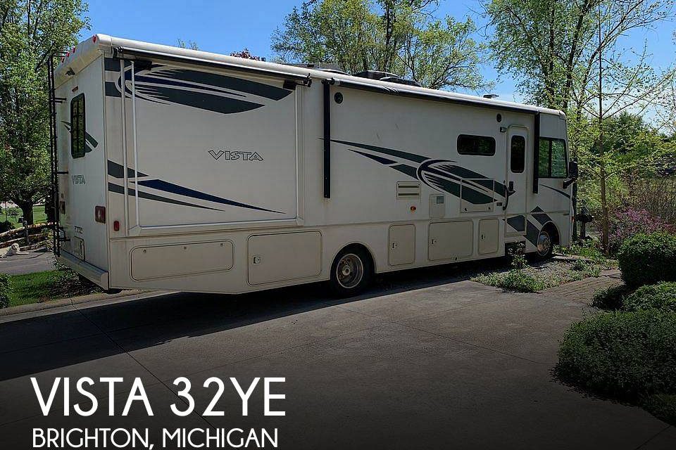 2017 Winnebago Vista 32YE