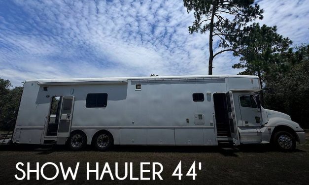 2008 Show Hauler SH1044R4 Coach #739