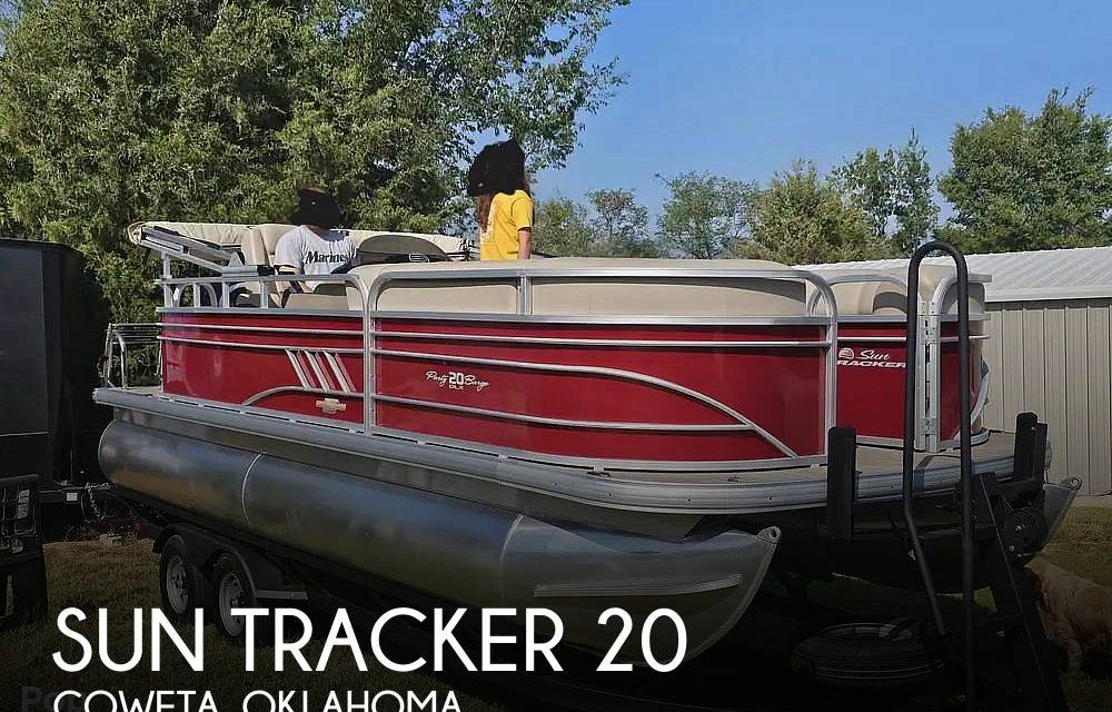 2023 Sun Tracker Party Barge 20 DLX