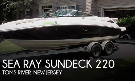 2013 Sea Ray Sundeck 220