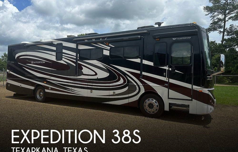 2013 Fleetwood Expedition 38S