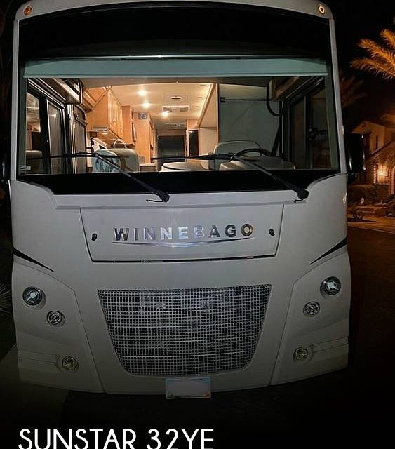 2019 Winnebago Sunstar 32YE