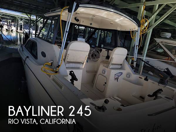 2004 Bayliner 245