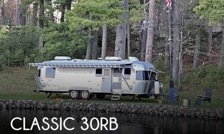 2018 Airstream Classic 30RB – Twin