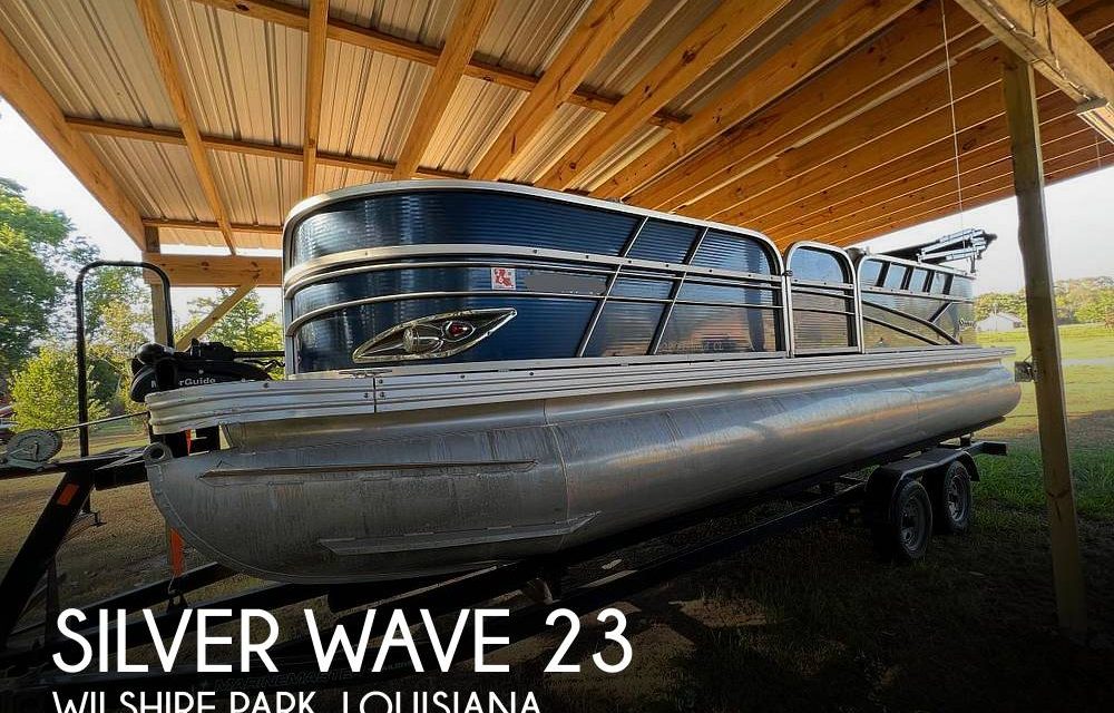 2013 Silver Wave 23