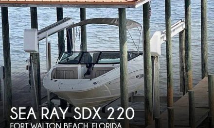 2017 Sea Ray SDX 220