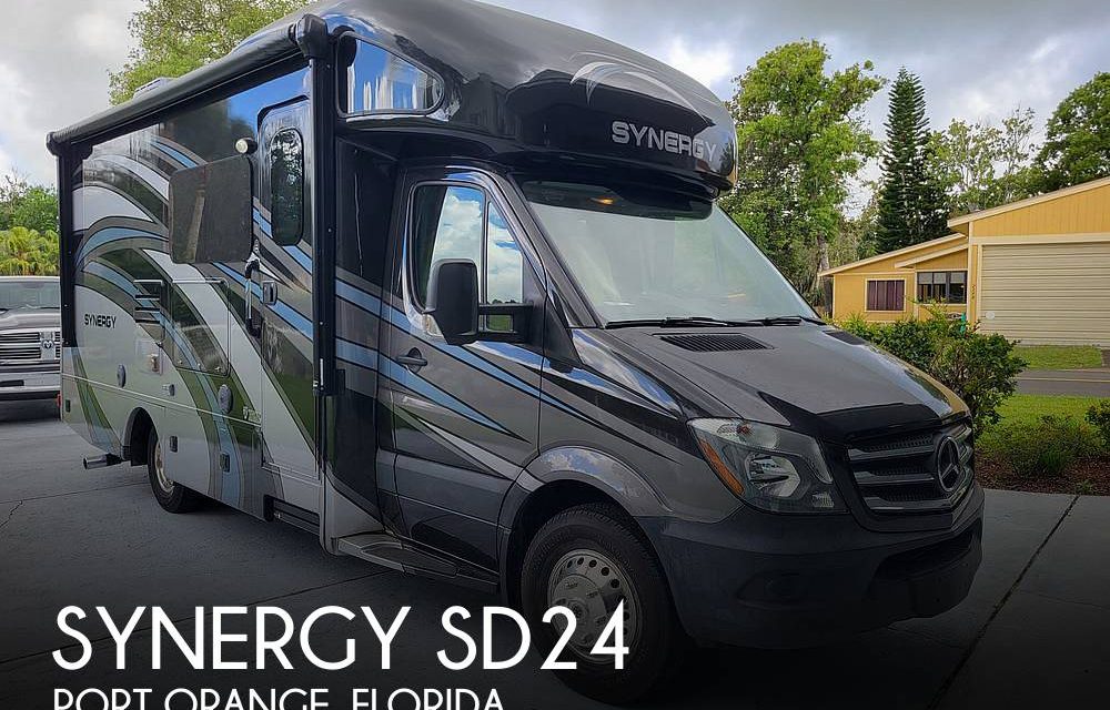 2017 Thor Motor Coach Synergy SD24