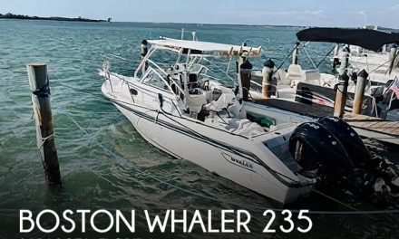 2000 Boston Whaler Conquest 235