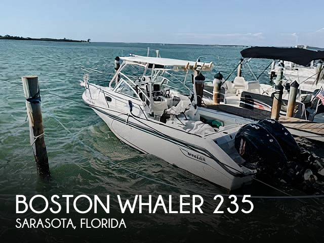 2000 Boston Whaler Conquest 235