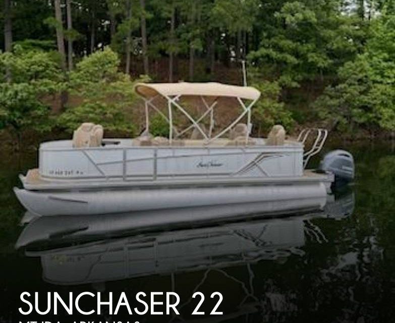 2021 Sunchaser Geneva 22 Fish