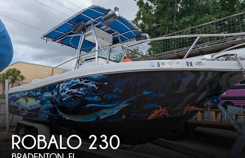 2005 Robalo R230 Center Console