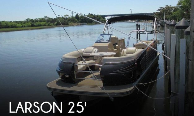 2015 Larson Escape 25′ TTT