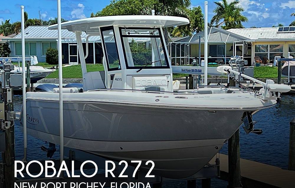 2019 Robalo R272