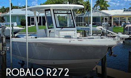 2019 Robalo R272