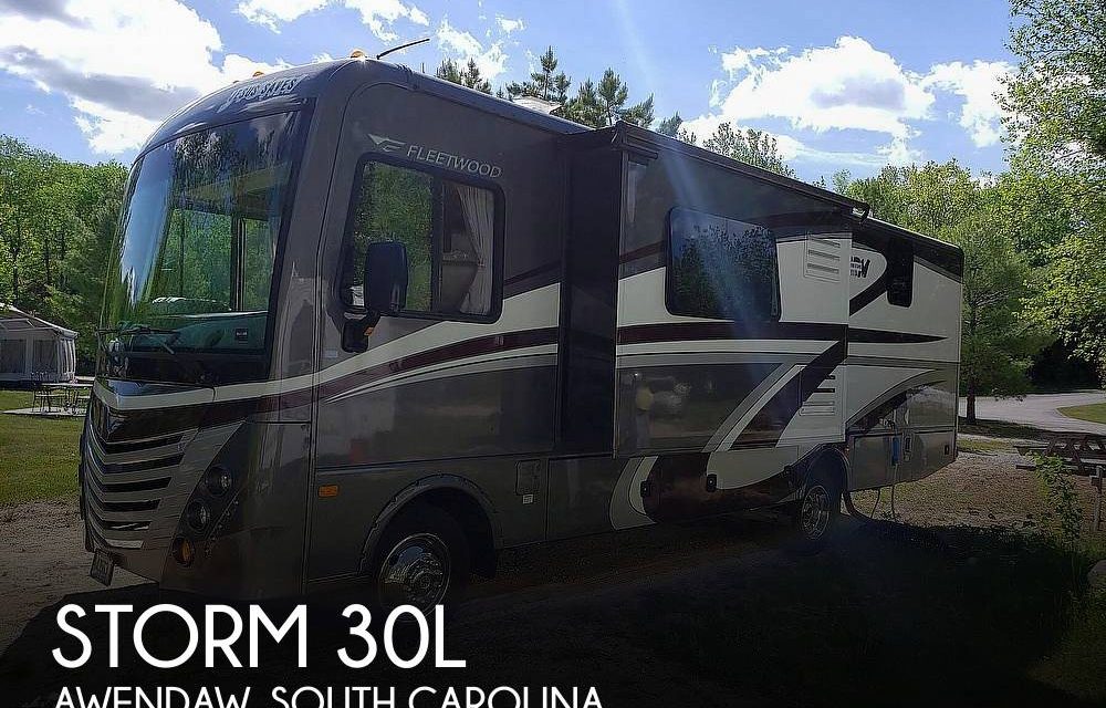 2016 Fleetwood Storm 30L