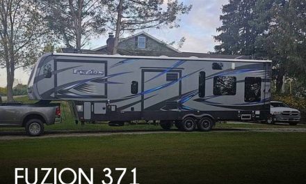 2016 Keystone Fuzion 371