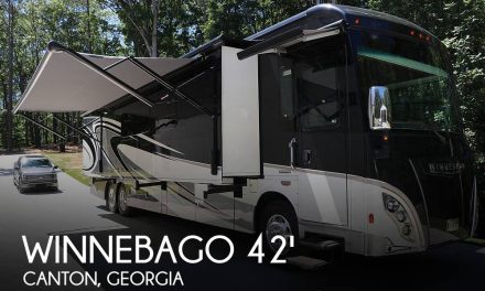 2016 Winnebago Winnebago Meridian 42-E