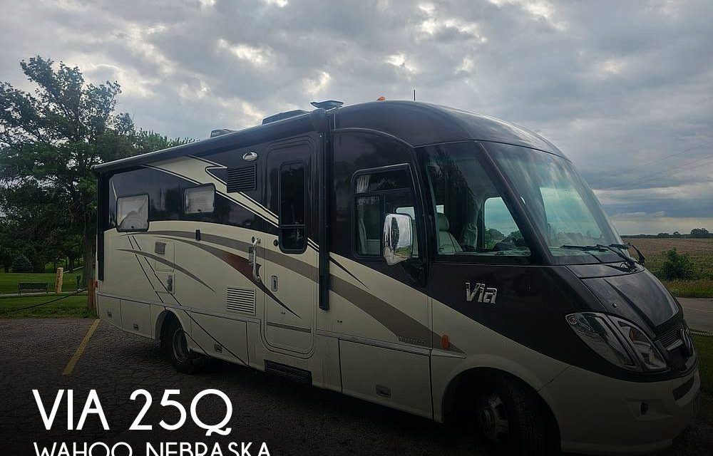 2016 Winnebago Via 25Q