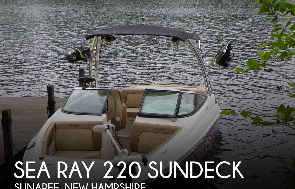 2015 Sea Ray 220 Sundeck