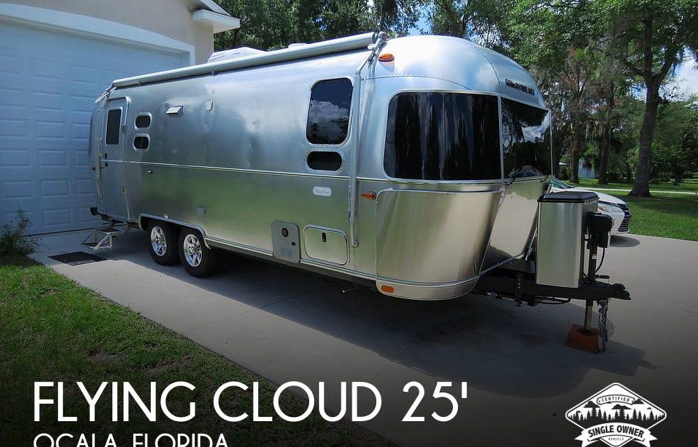 2022 Airstream Flying Cloud 25FB Queen