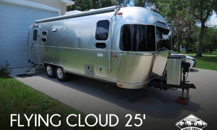 2022 Airstream Flying Cloud 25FB Queen