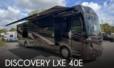 2018 Fleetwood Discovery LXE 40E