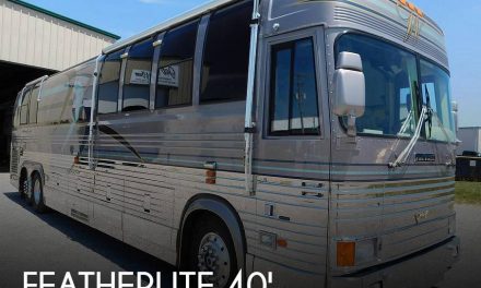 1999 Prevost Featherlite Vantare XL40