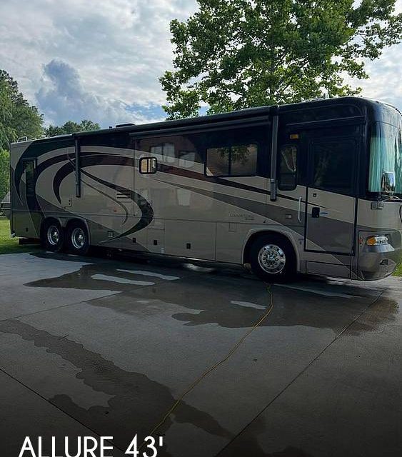 2005 Country Coach Allure 430 Series – Hood River 400