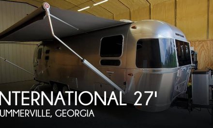 2018 Airstream International Signature 27FB Twin