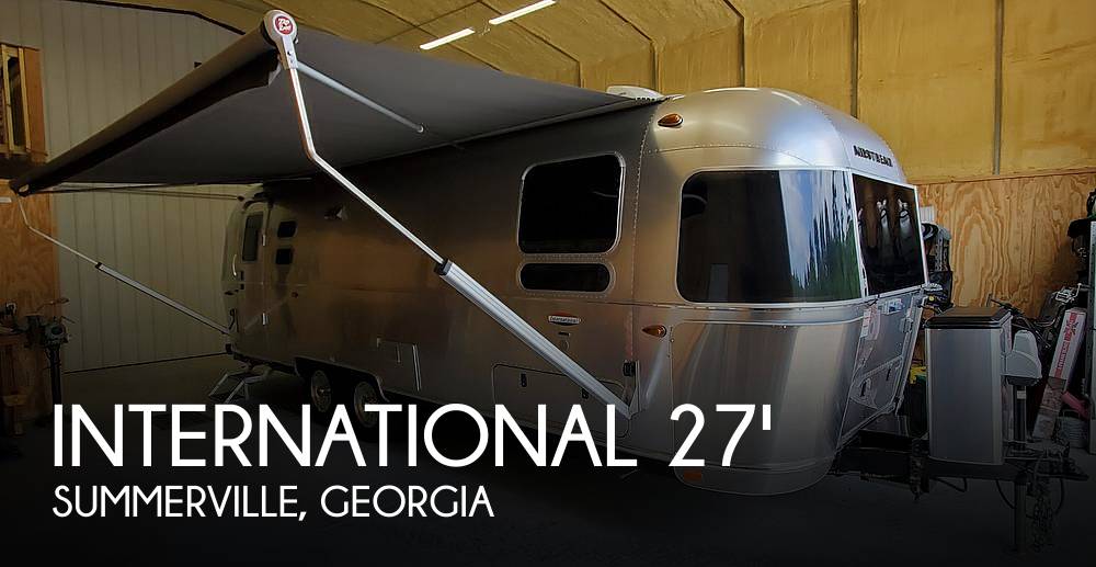 2018 Airstream International Signature 27FB Twin