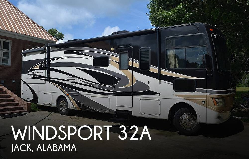 2013 Thor Motor Coach Windsport 32A