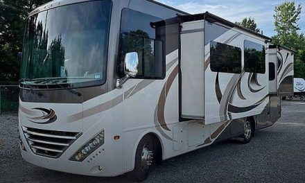 2017 Thor Motor Coach Hurricane 31s