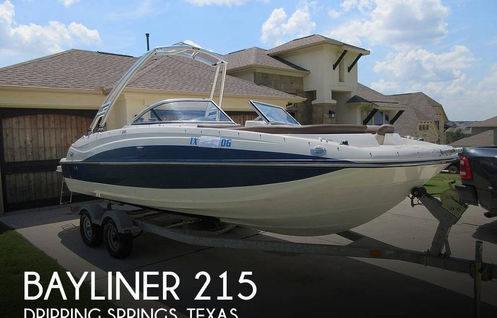 2014 Bayliner 215 Deckboat