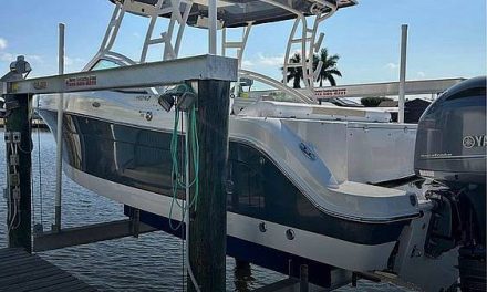 2017 Robalo R247 DC