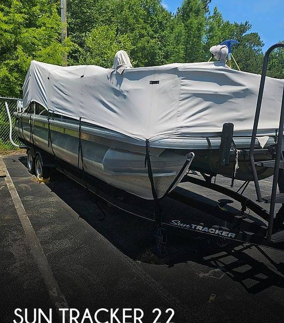 2018 Sun Tracker Fishin’ Barge 22 DLX