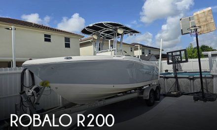 2019 Robalo R200