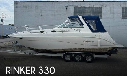 1998 Rinker 330 Fiesta Vee