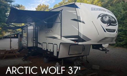 2021 Cherokee Arctic Wolf 3770SUITE