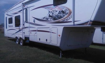 2011 Keystone Montana 3580RL Hickory Series