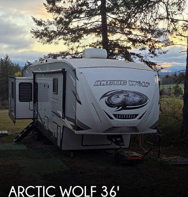 2022 Cherokee Arctic Wolf 3660SUITE